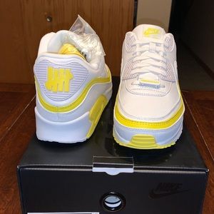 Nike Airmax 90 Undefeated
Size 11.5
DS